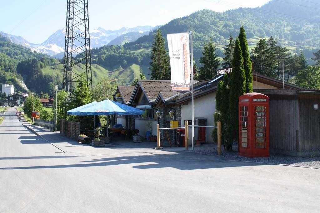 Sporti Grusch Hostel ภายนอก รูปภาพ