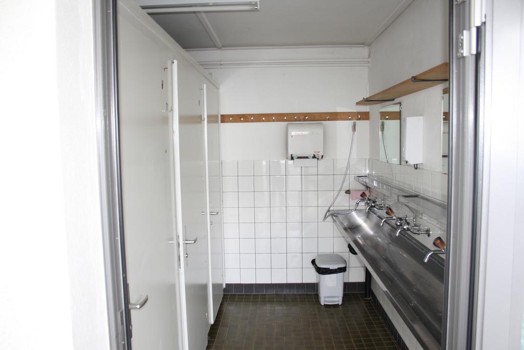 Sporti Grusch Hostel ภายนอก รูปภาพ
