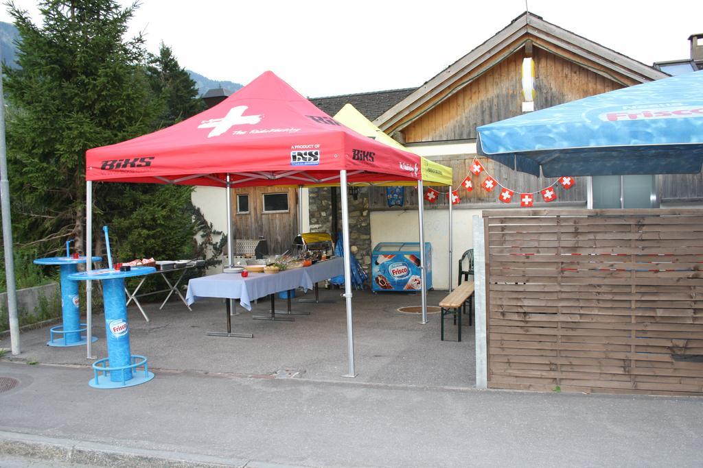 Sporti Grusch Hostel ภายนอก รูปภาพ